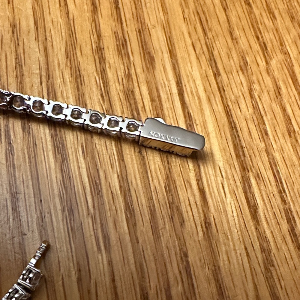 Jaxxon Elegant Silver Tennis Bracelet with Sparkling Stones - Picture 3 of 5
